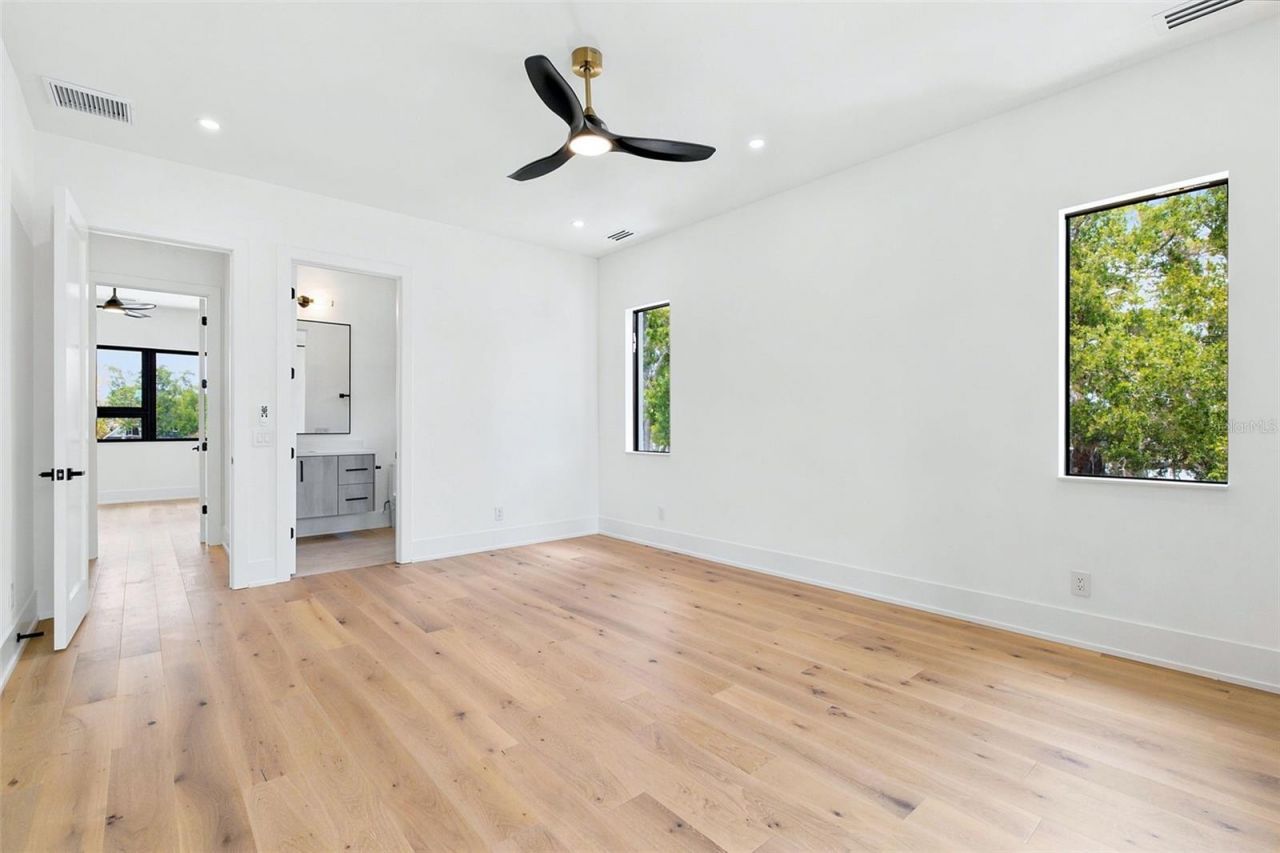 1870 Jasmine Drive, Sarasota, FL 34239 Photo
