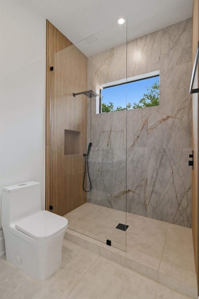 1870 Jasmine Drive, Sarasota, FL 34239 Photo