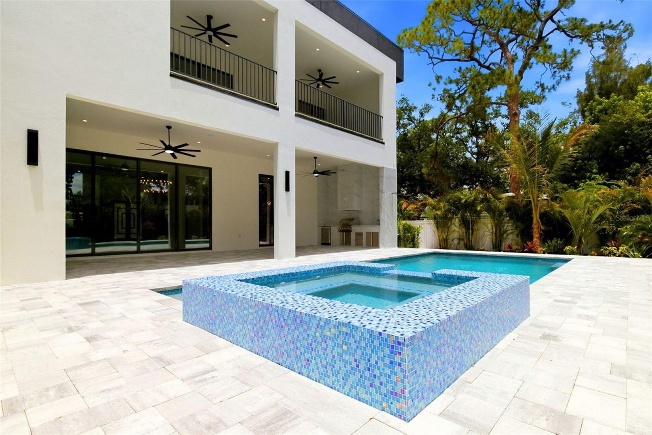 1870 Jasmine Drive, Sarasota, FL 34239 Photo