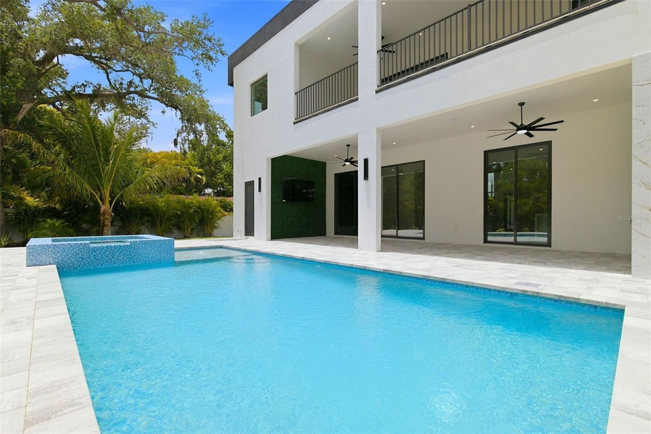 1870 Jasmine Drive, Sarasota, FL 34239 Photo