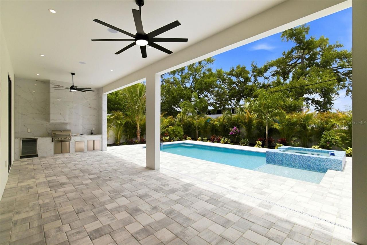 1870 Jasmine Drive, Sarasota, FL 34239 Photo