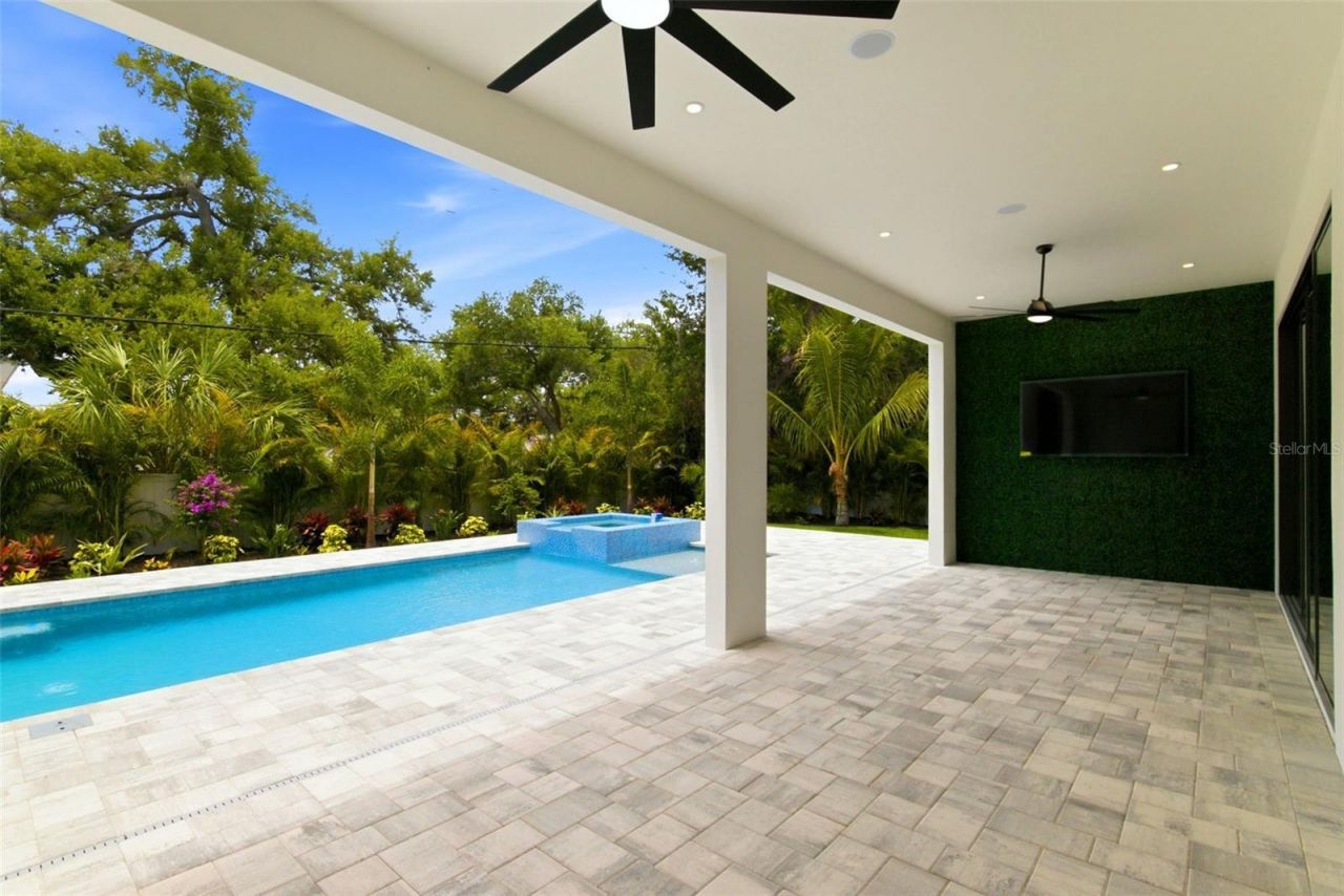 1870 Jasmine Drive, Sarasota, FL 34239 Photo