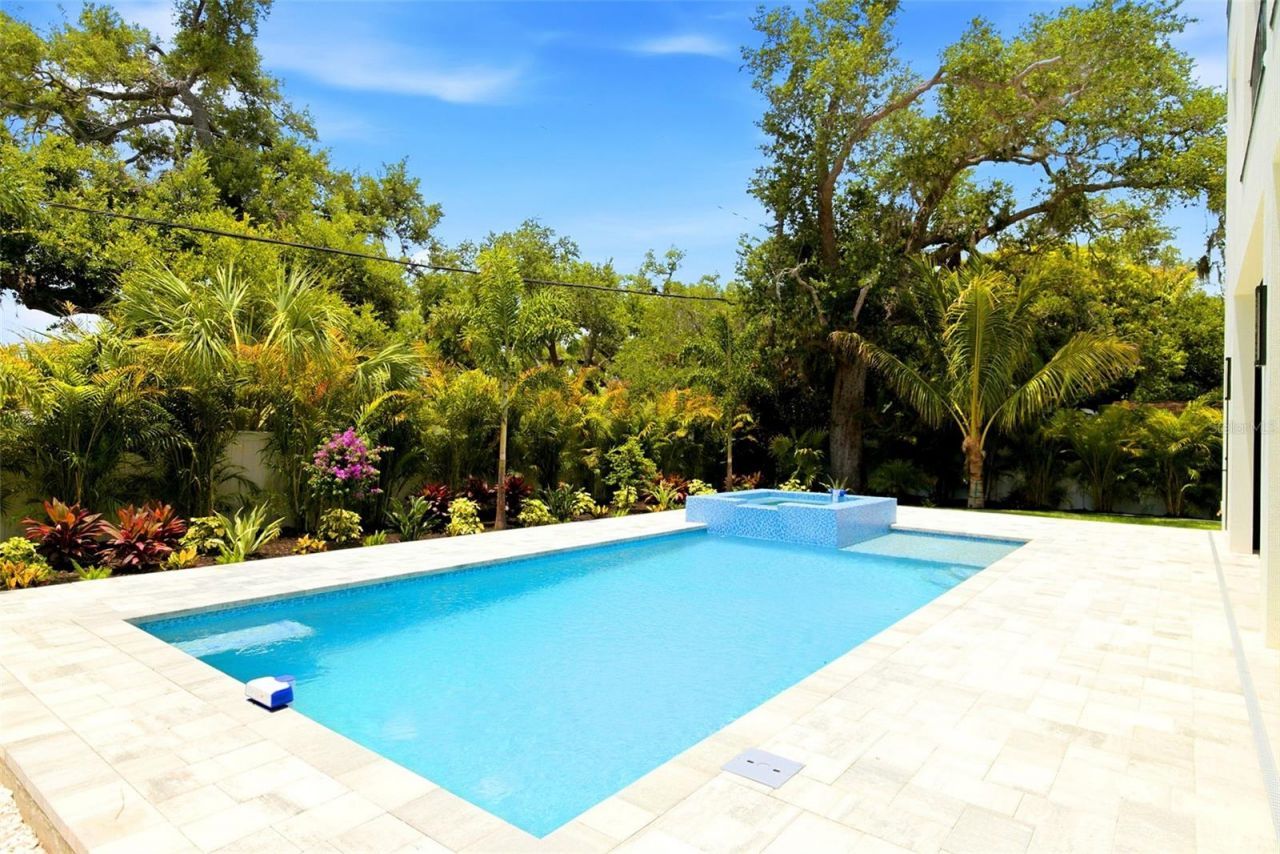 1870 Jasmine Drive, Sarasota, FL 34239 Photo