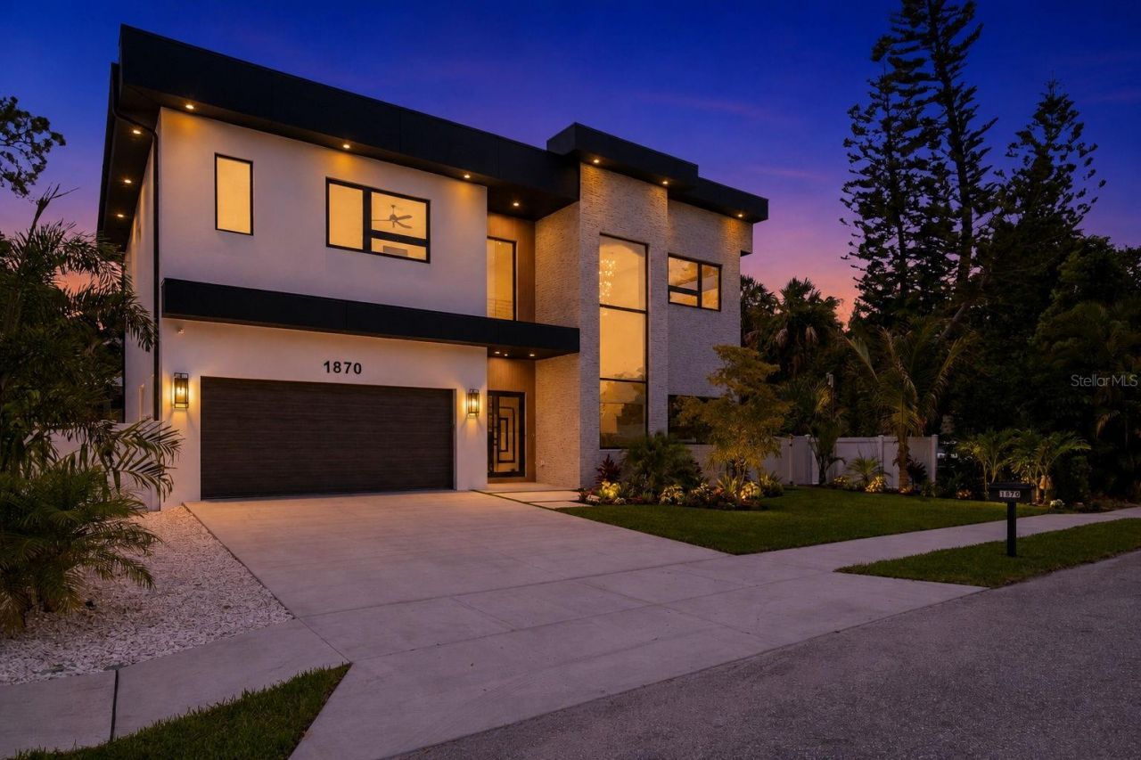 1870 Jasmine Drive, Sarasota, FL 34239 Photo