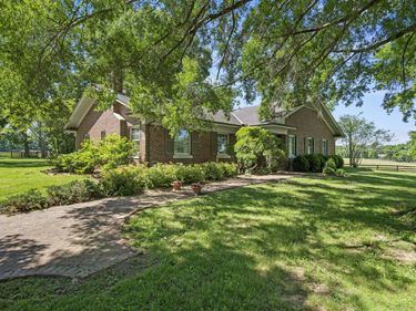 4036 N Cleveland Road, Lexington, KY 40516