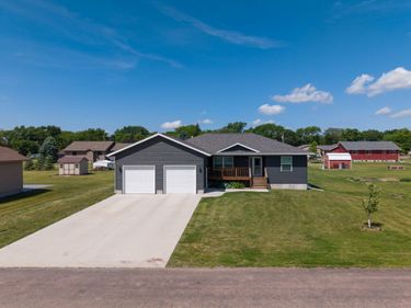 721 Oak St, Alexandria, SD 57311