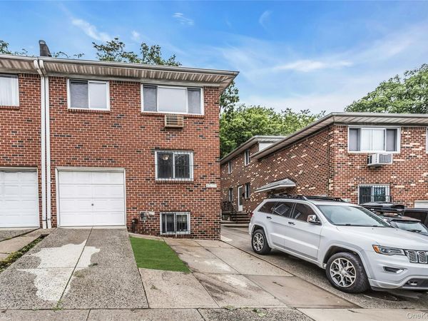 69-23 Little Neck Parkway , Glen Oaks, NY 11004