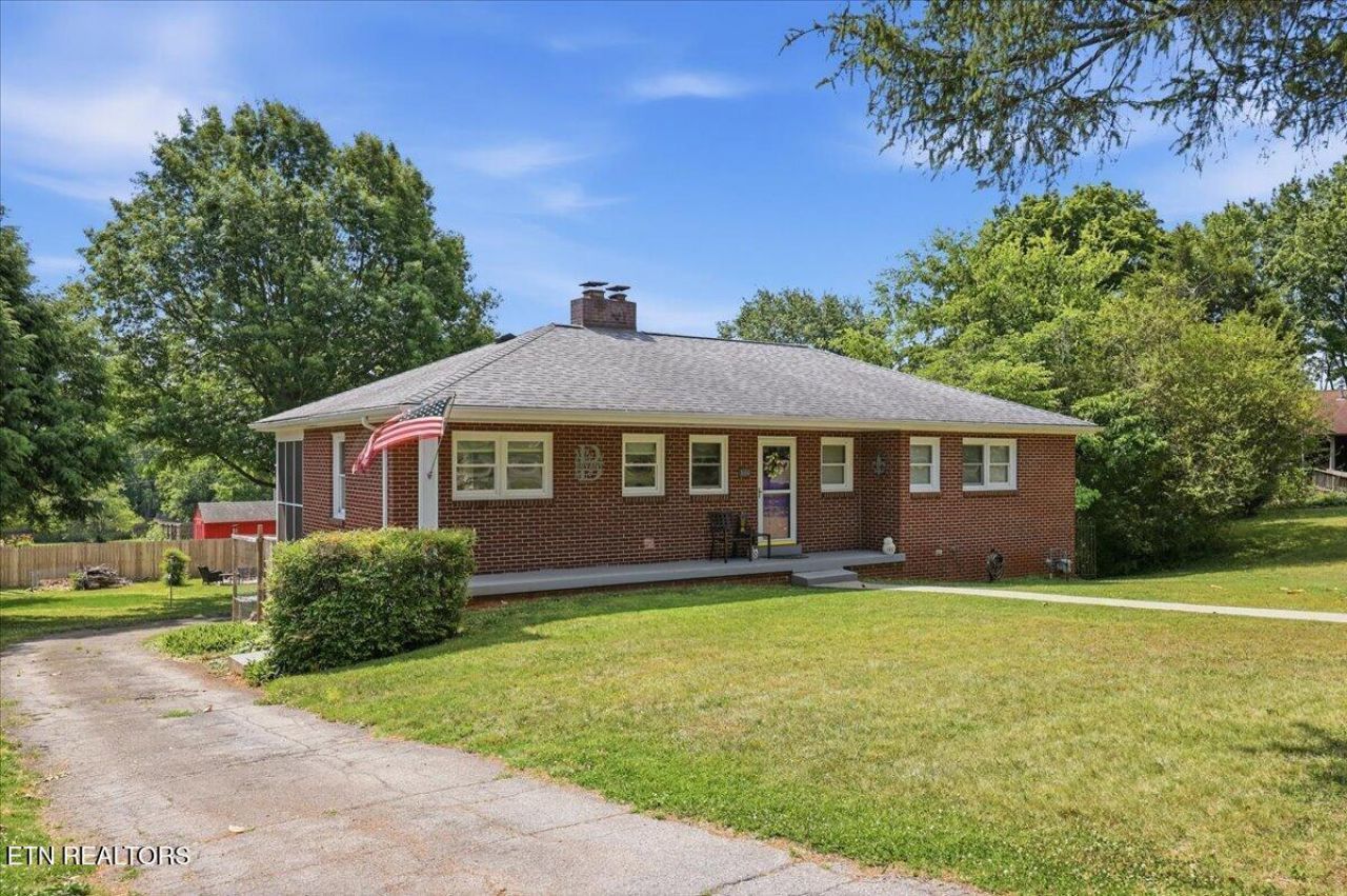 1604 Linda Lane, Maryville, TN 37803 Main Photo