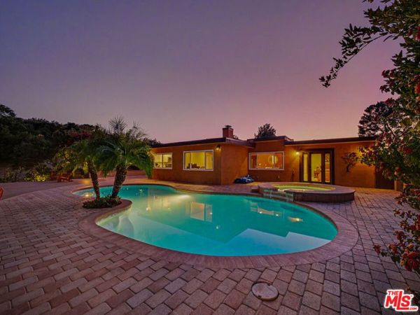 3106 Voltaire Drive, Topanga, CA 90290