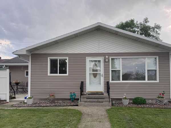 308 Oak Street , Lisbon, ND 58054