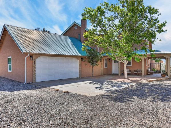 816 Acapulco Road NE, Rio Rancho, NM 87144
