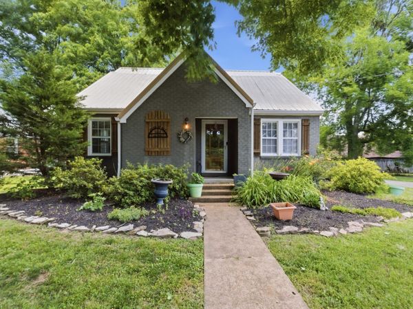 103 Barnwell Avenue, Centerville, TN 37033