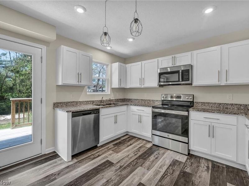 189 Alexander Drive, Elyria, OH 44035 Photo 6