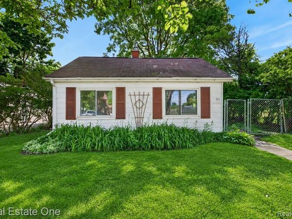 111 S Atwater Street, Durand, MI 48429