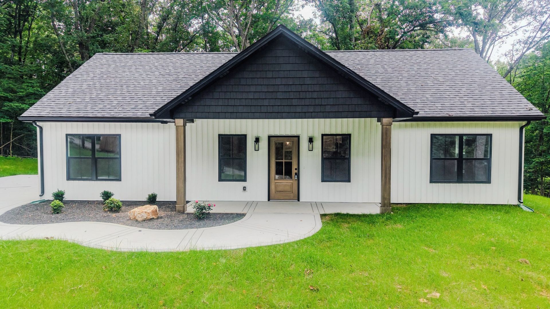 352 Pulley St , Erin, TN 37061 Main Photo