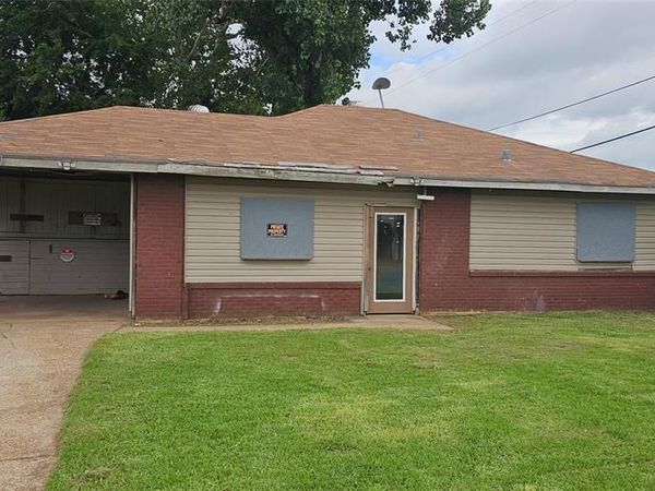 1925 Mccall Street , Bossier City, LA 71111