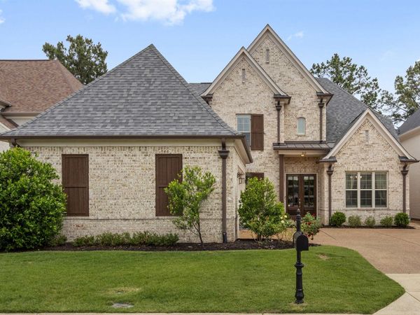 202 CHADWICK WOODS LN, Collierville, TN 38017
