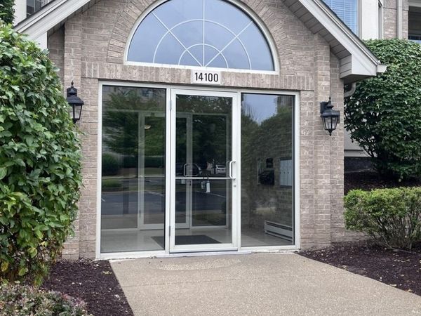 14100 Sheffield Drive, Unit 203, Homer Glen, IL 60491