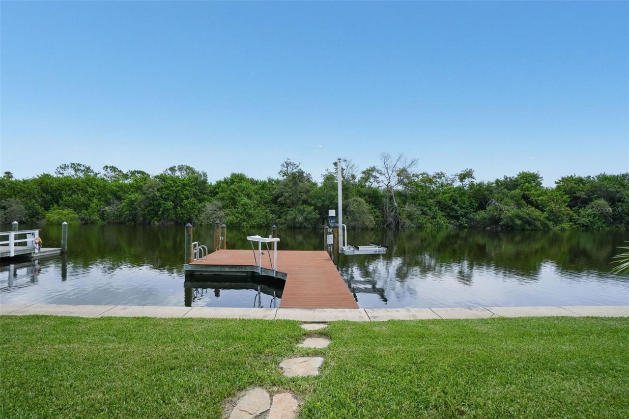6825 Mount Orange Drive Ne, Unit 390, Saint Petersburg, FL 33702 Photo