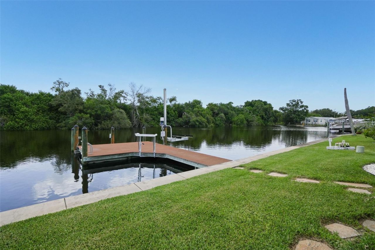 6825 Mount Orange Drive Ne, Unit 390, Saint Petersburg, FL 33702 Photo