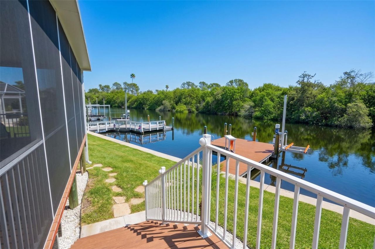 6825 Mount Orange Drive Ne, Unit 390, Saint Petersburg, FL 33702 Photo