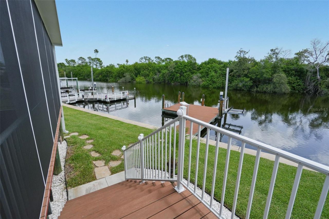 6825 Mount Orange Drive Ne, Unit 390, Saint Petersburg, FL 33702 Photo