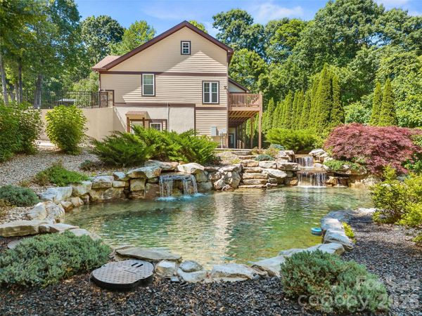 25 Linden Turn S, Hendersonville, NC 28739