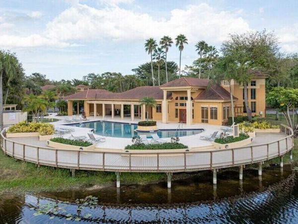 4823 Via Palm Lakes, Unit 1322, West Palm Beach, FL 33417