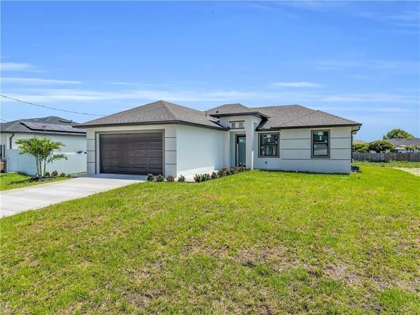 1032 Cavanagh AVE , LEHIGH ACRES, FL 33971