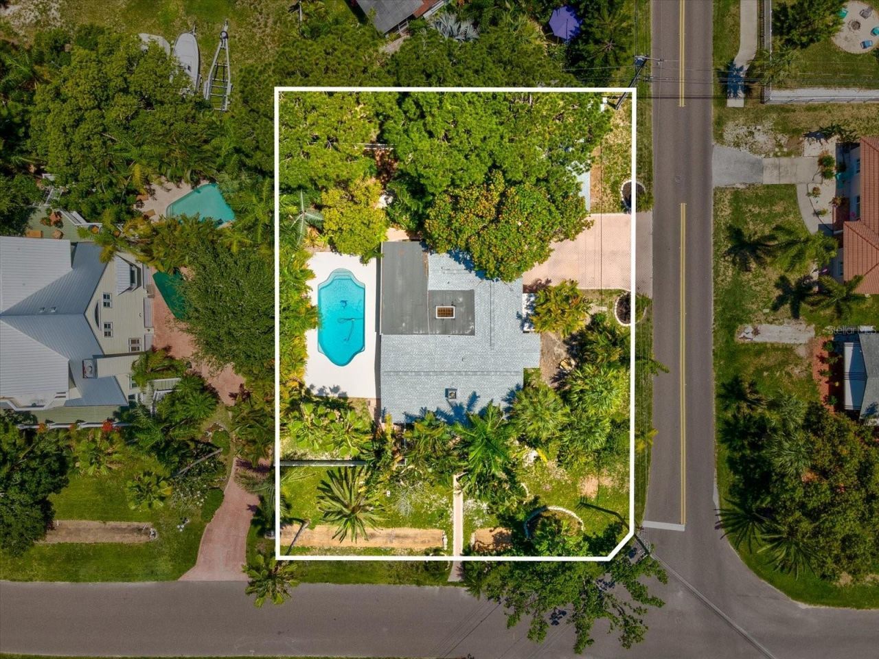 502 Florida Boulevard, Crystal Beach, FL 34681 Photo