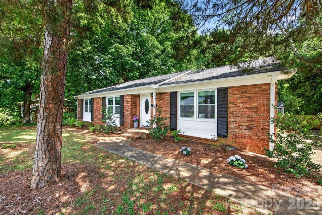 4914 Glenbrier Drive, Charlotte, NC 28212 Main Photo