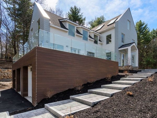 7 Whipple Rd, Lexington, MA 02420