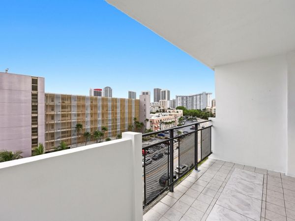 401 Golden Isles Drive, Unit 602, Hallandale Beach, FL 33009