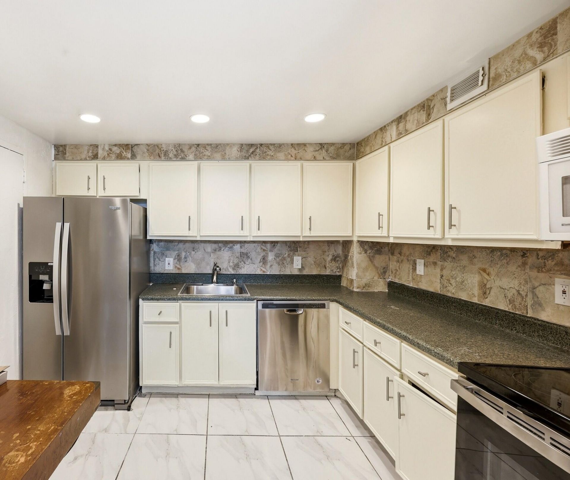 401 Golden Isles Drive, Unit 602, Hallandale Beach, FL 33009 Photo