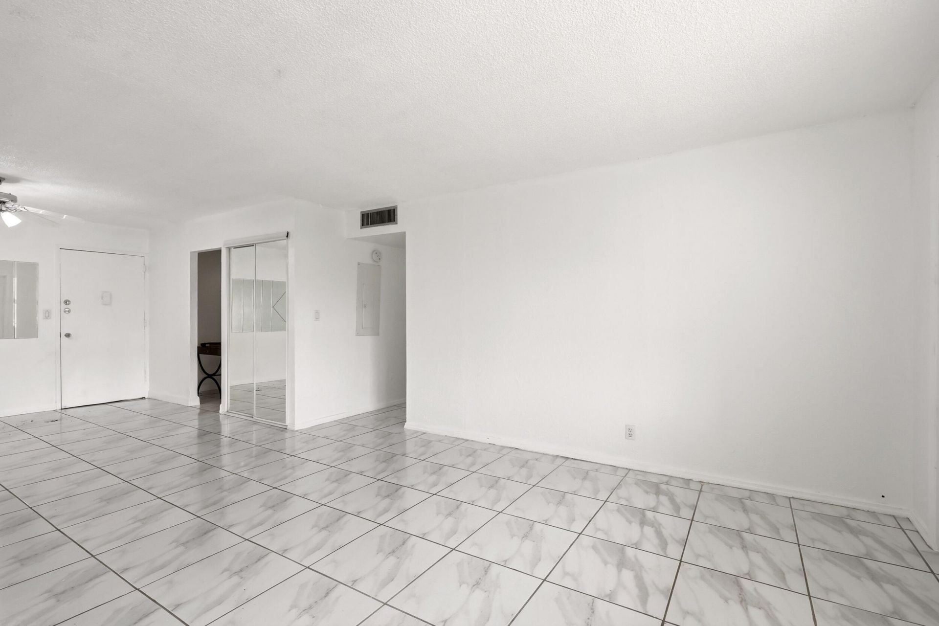 401 Golden Isles Drive, Unit 602, Hallandale Beach, FL 33009 Photo