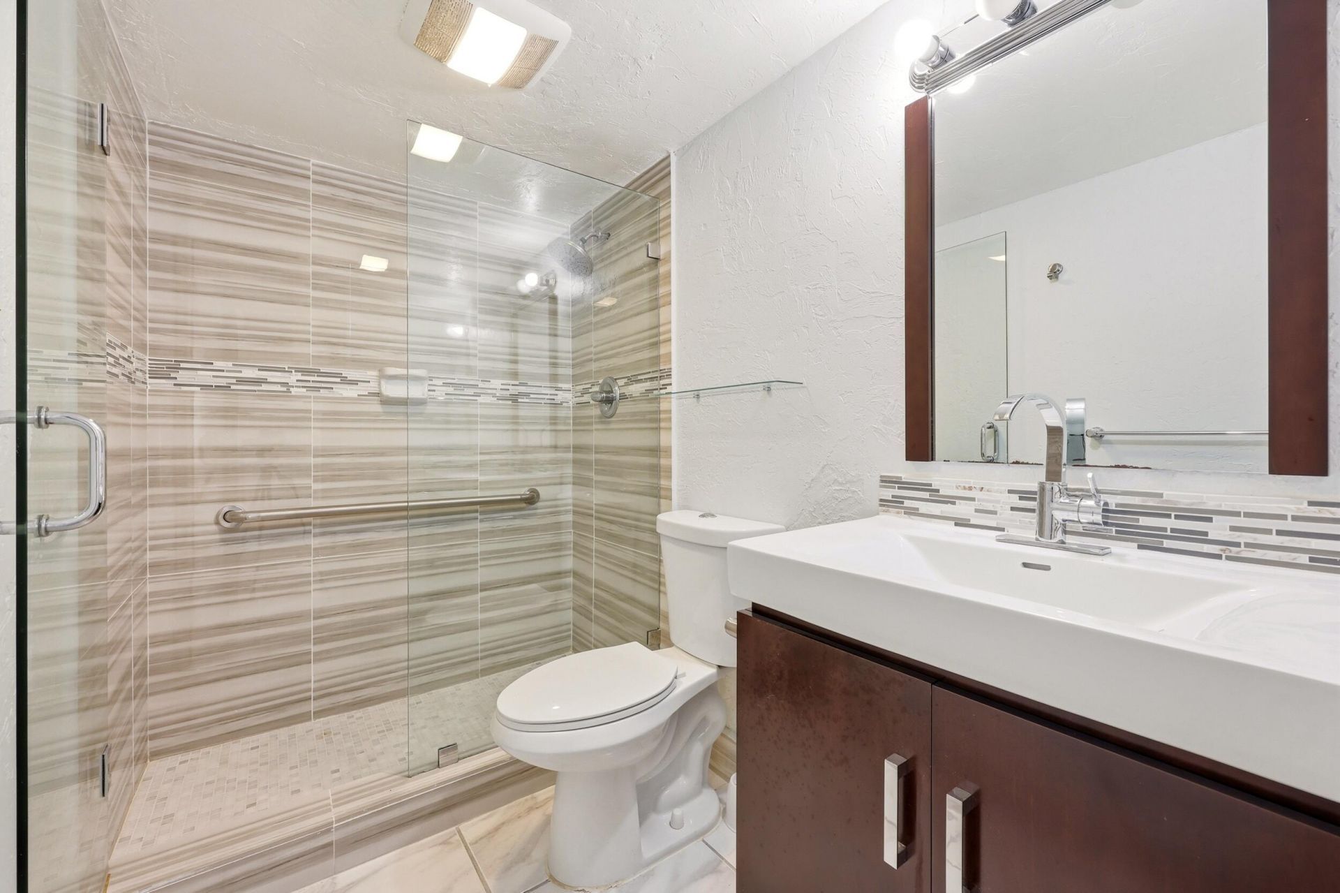 401 Golden Isles Drive, Unit 602, Hallandale Beach, FL 33009 Photo