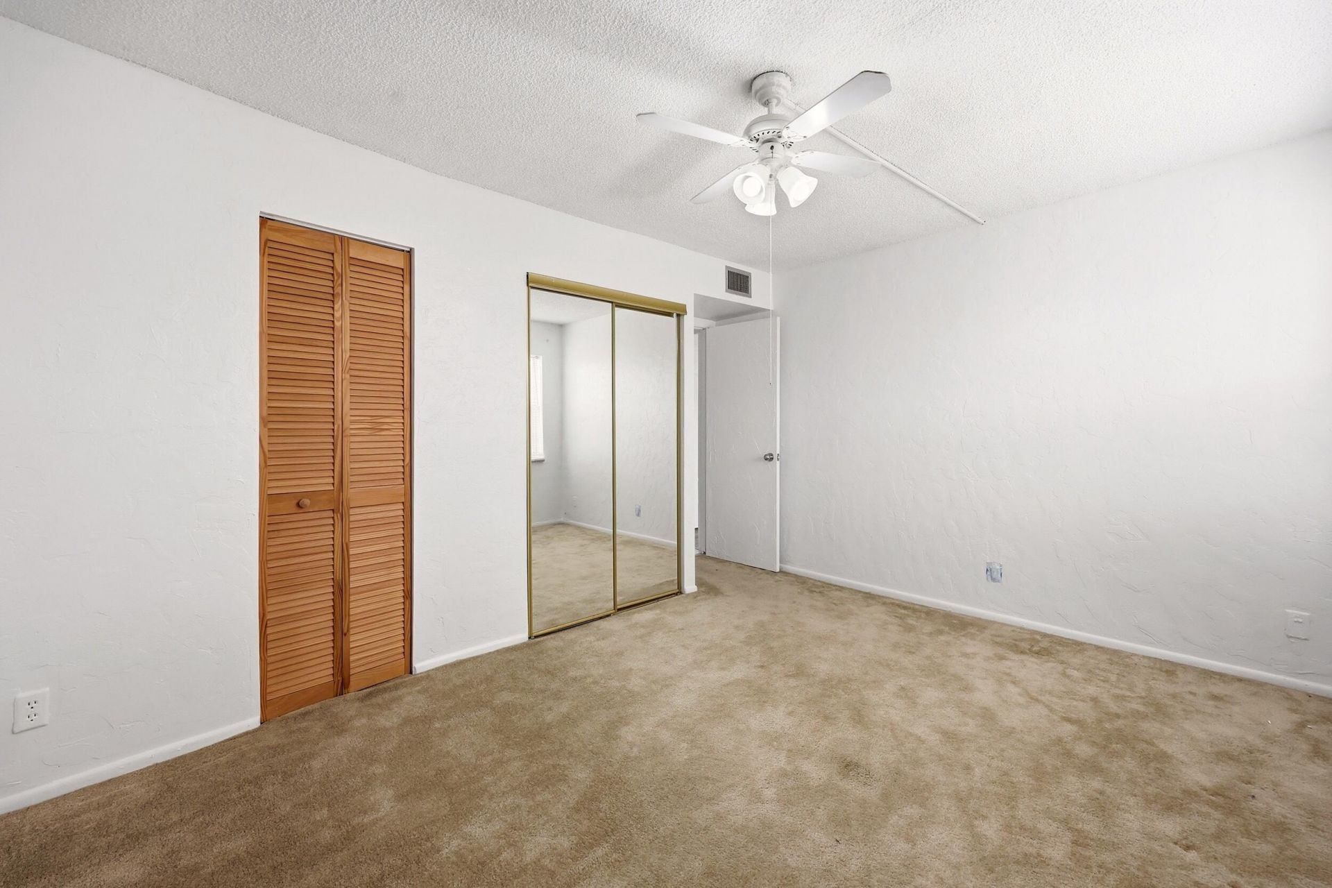 401 Golden Isles Drive, Unit 602, Hallandale Beach, FL 33009 Photo