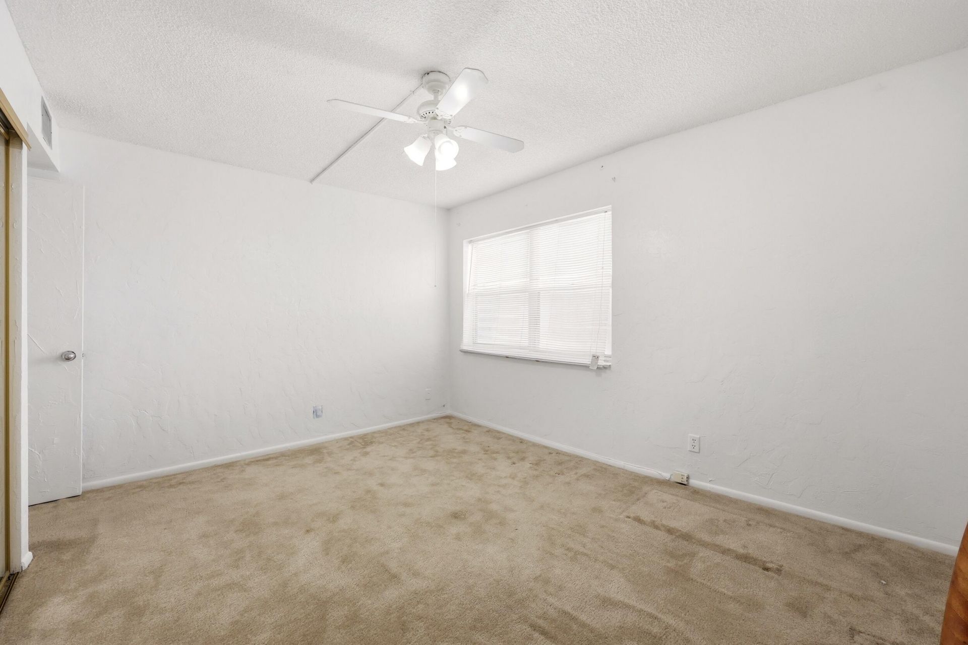 401 Golden Isles Drive, Unit 602, Hallandale Beach, FL 33009 Photo