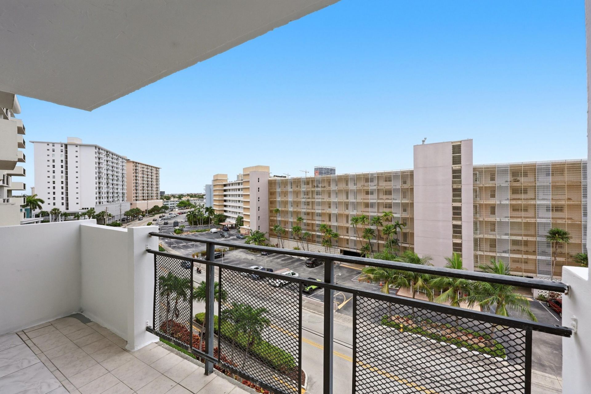 401 Golden Isles Drive, Unit 602, Hallandale Beach, FL 33009 Photo