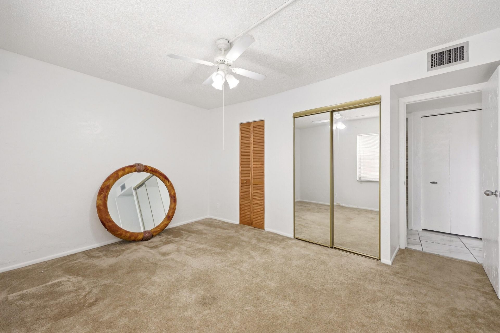 401 Golden Isles Drive, Unit 602, Hallandale Beach, FL 33009 Photo