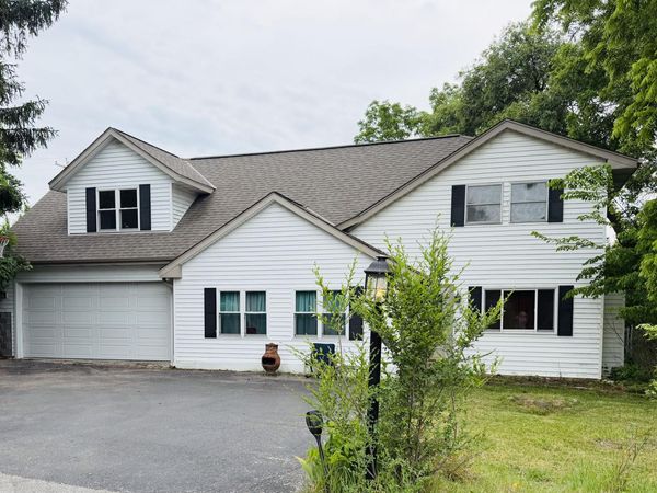 W271N2641 Pear Tree Ln, Pewaukee, WI 53072