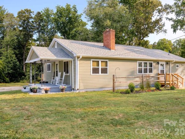 1625 US 601 Highway , Yadkinville, NC 27055