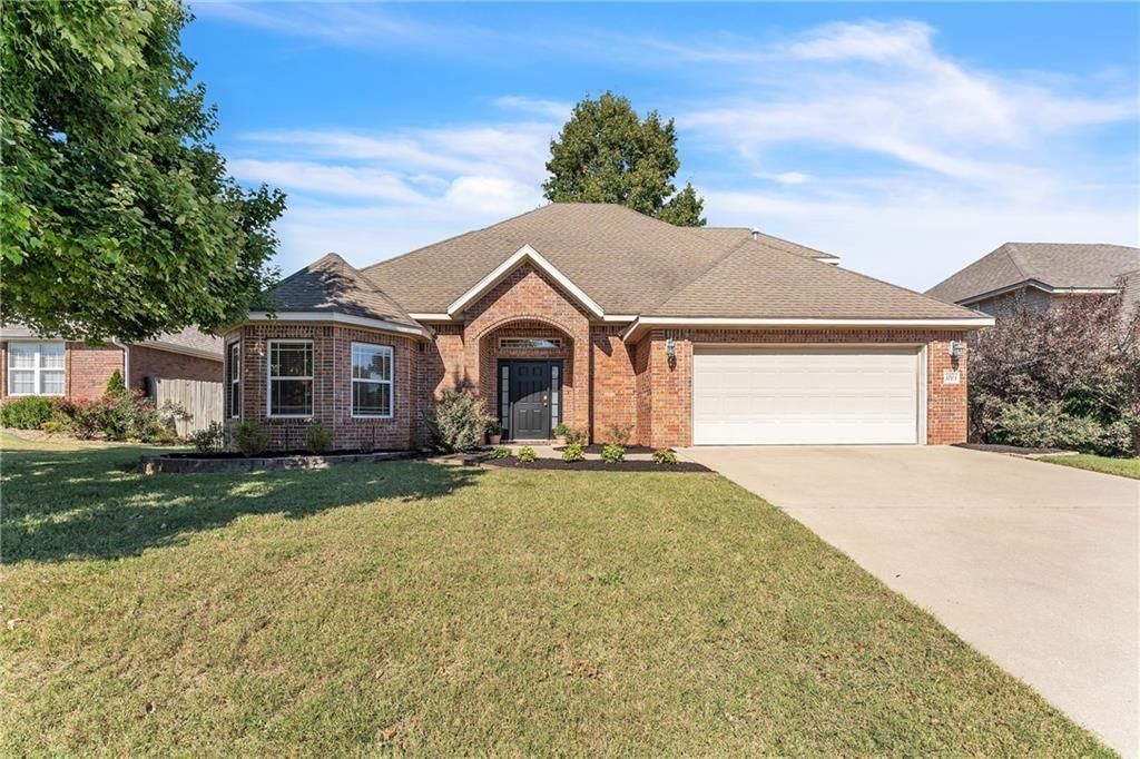 5703 W Casey Drive, Rogers, AR 72758 Main Photo
