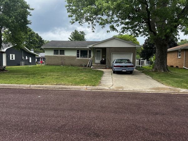 617 S Melvin Street, Gibson City, IL 60936