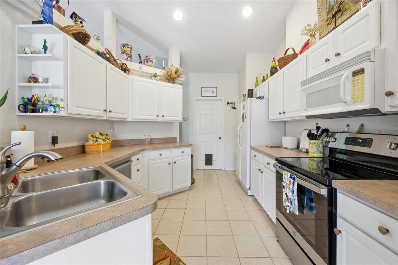 19630 SE 15th Place , Morriston, FL 32668 Photo
