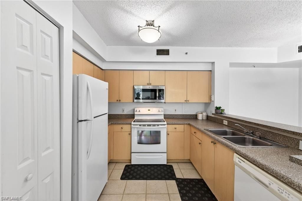 1200 Reserve Way, Unit 105, Naples, FL 34105 Photo