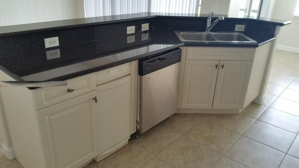 8207 NW 128th Lane, Unit 18-b, Parkland, FL 33076 Photo