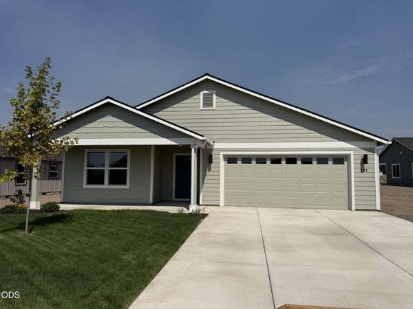 202 SE Peppermint Loop, Unit 20, Culver, OR 97734