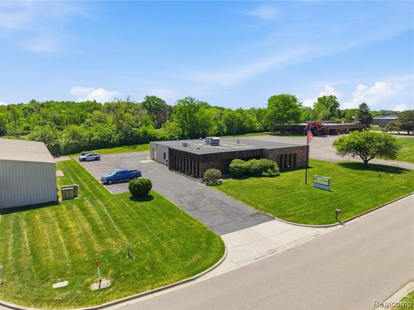 5081 Exchange Drive, Flint, Mi 48507