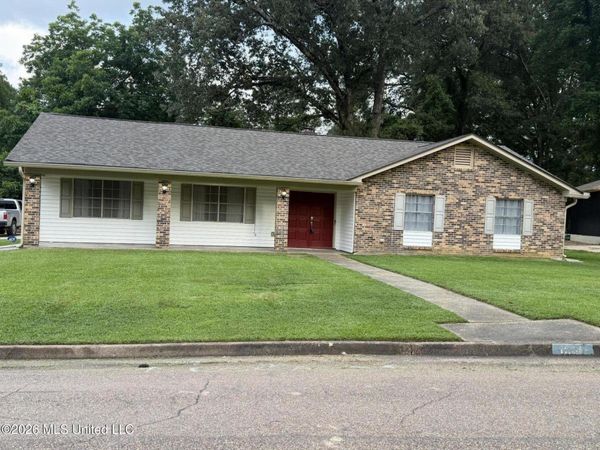 1206 Dartmoor Drive, Clinton, MS 39056